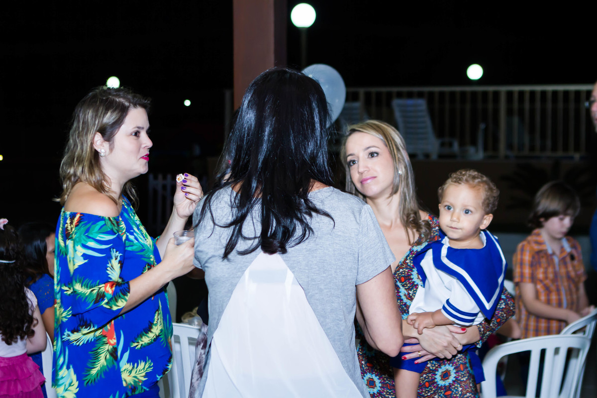 Mamãe conversando pelo fotógrafo Douglas Maia