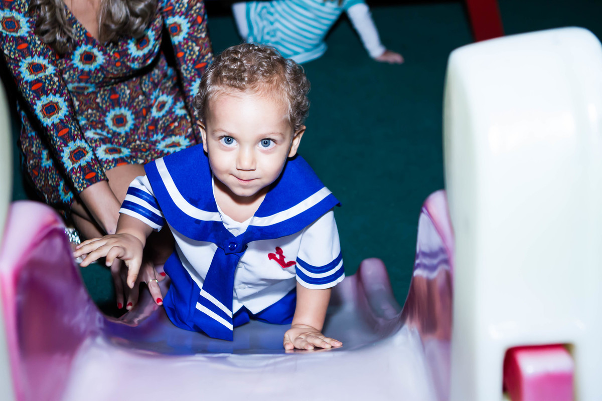 Rafael no escorregador pelo fotógrafo Douglas Maia