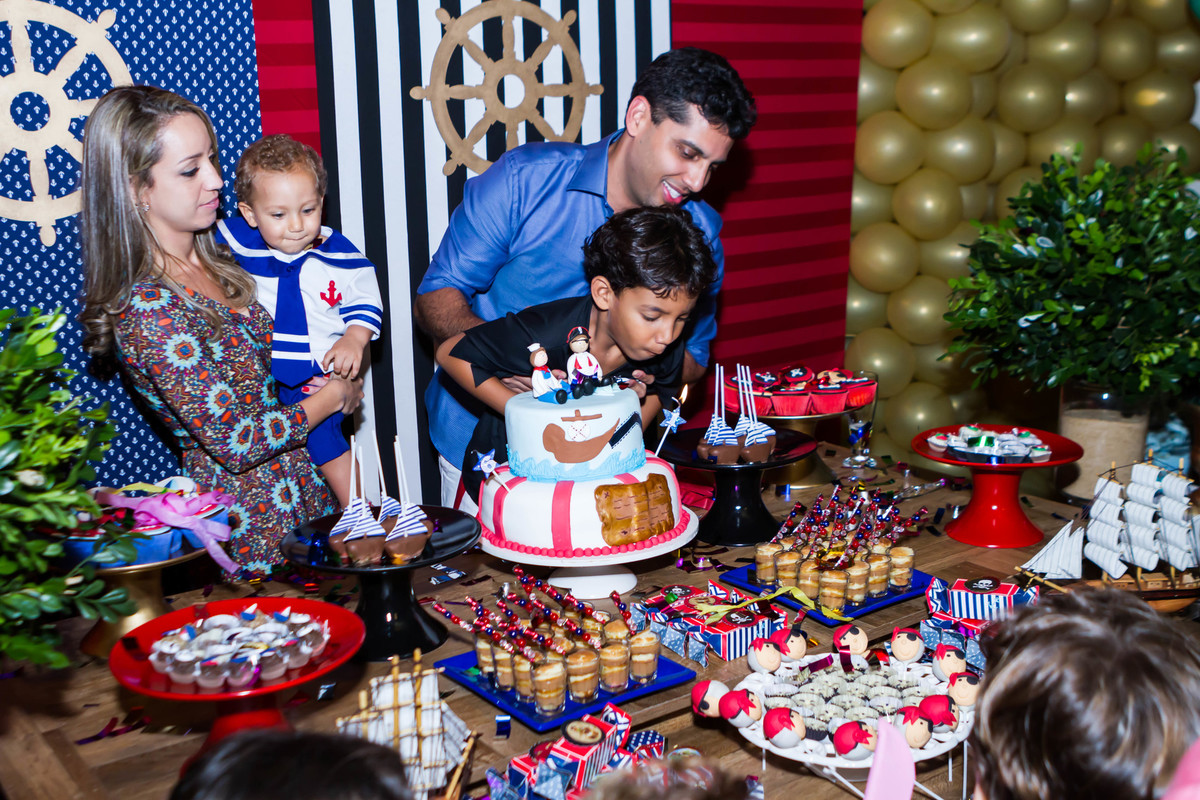 Soprando a vela pelo fotógrafo Douglas Maia