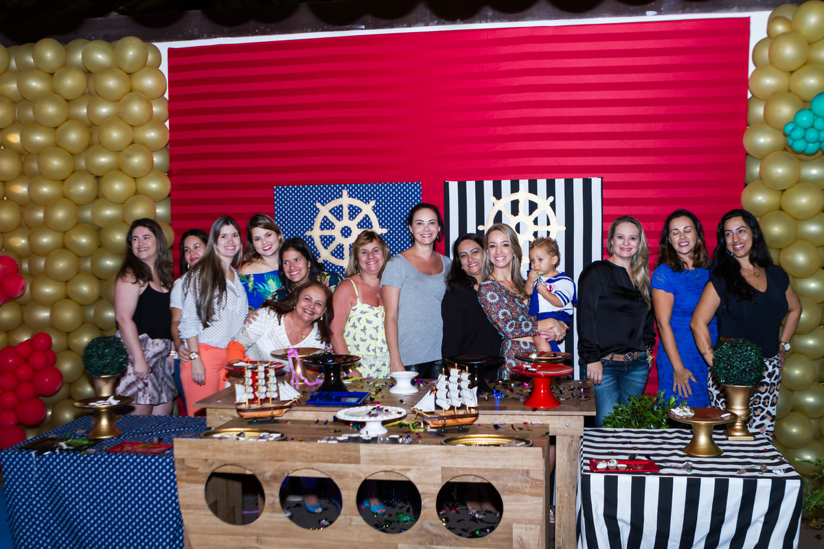 Mulheres posam para a foto pelo fotógrafo Douglas Maia