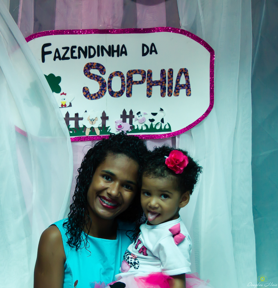 Sophia fazendo careta pelo fotógrafo Douglas Maia