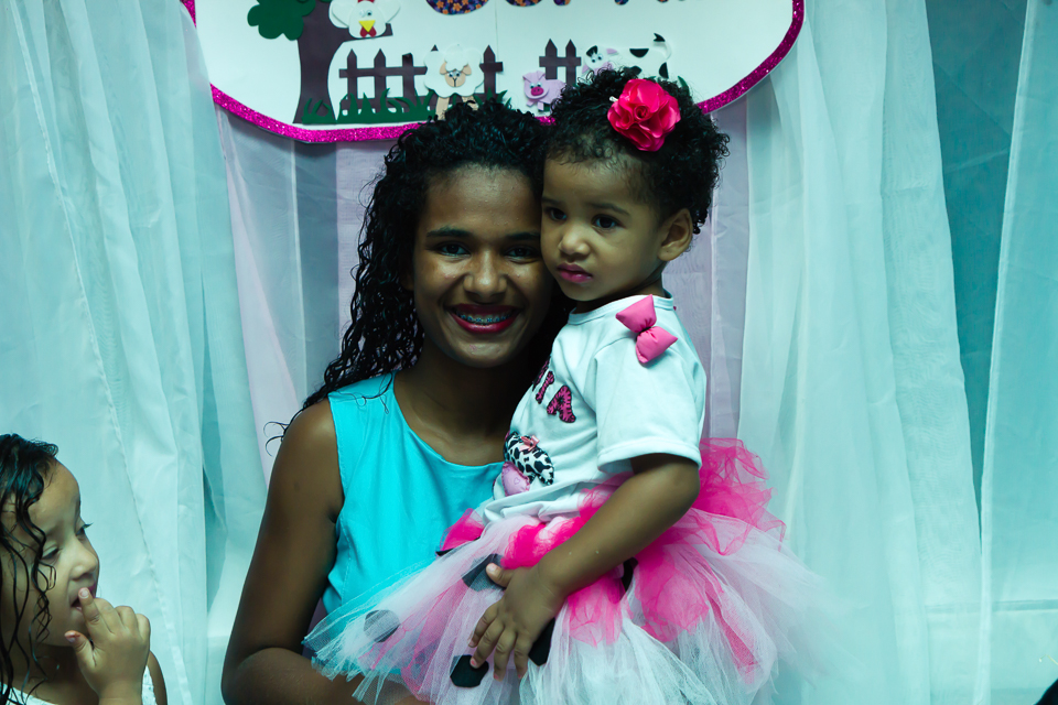 Sophia e sua mãe pelo fotógrafo Douglas Maia