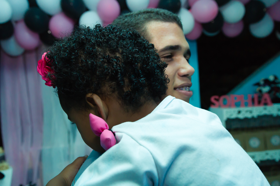 Abraço da Sophia pelo fotógrafo Douglas Maia