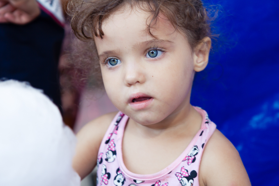 Menina olho azul pelo fotógrafo Douglas Maia