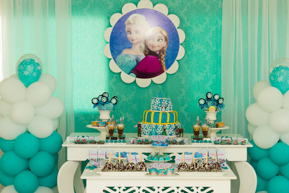 Decoração Mesa Tema Frozen pelo fotógrafo Douglas Maia