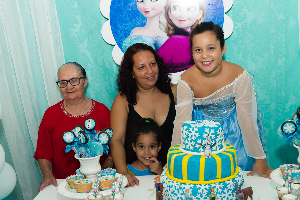 Família reunida pelo fotógrafo Douglas Maia