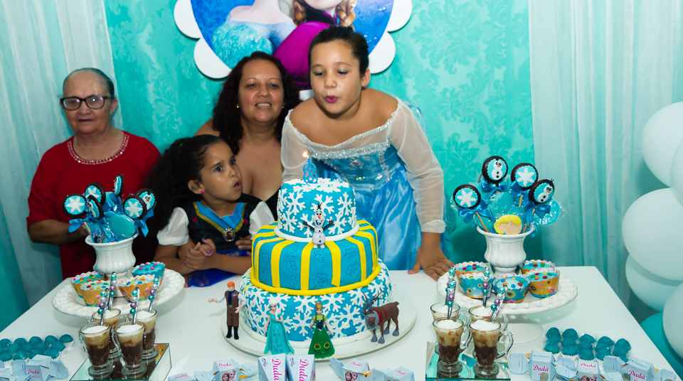 Duda assopra a vela pelo fotógrafo Douglas Maia