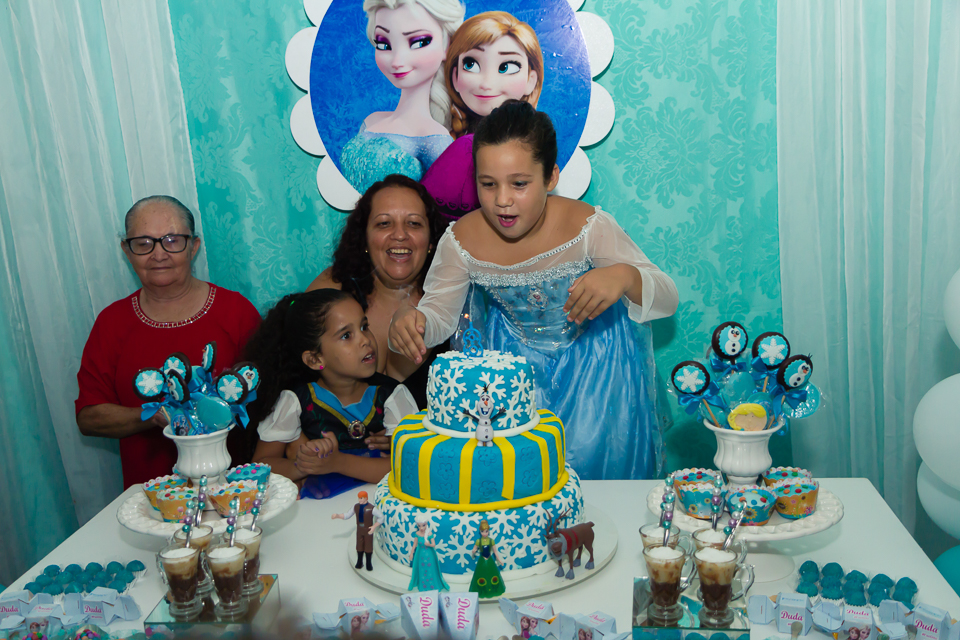 Duda apaga a vela pelo fotógrafo Douglas Maia