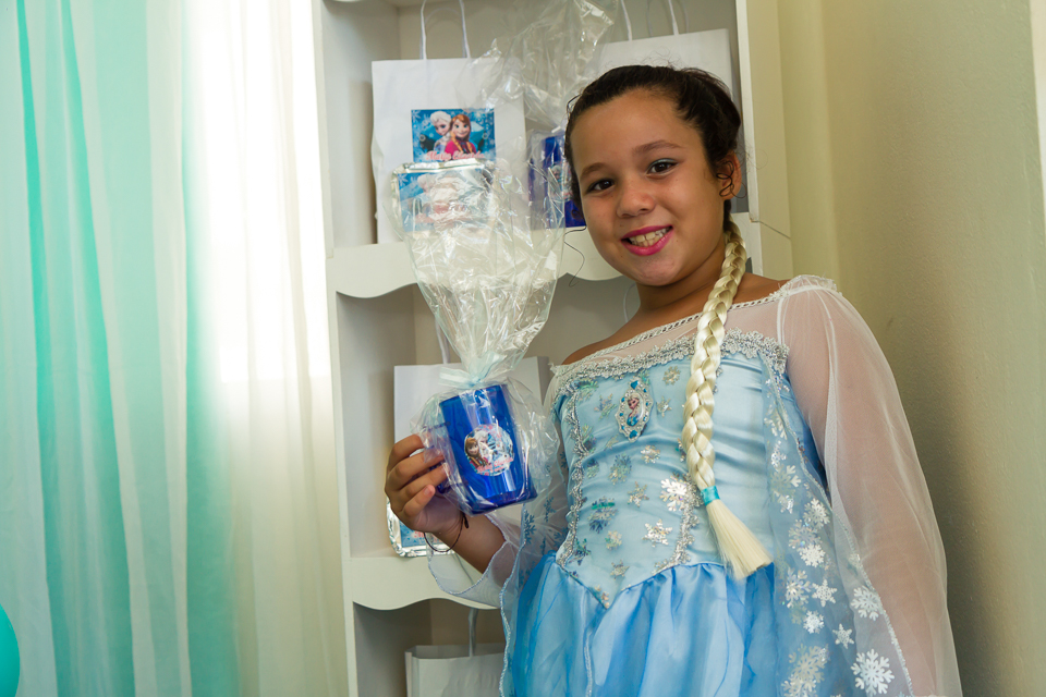 Maria Eduarda e lembranças Tema Frozen  pelo fotógrafo Douglas Maia