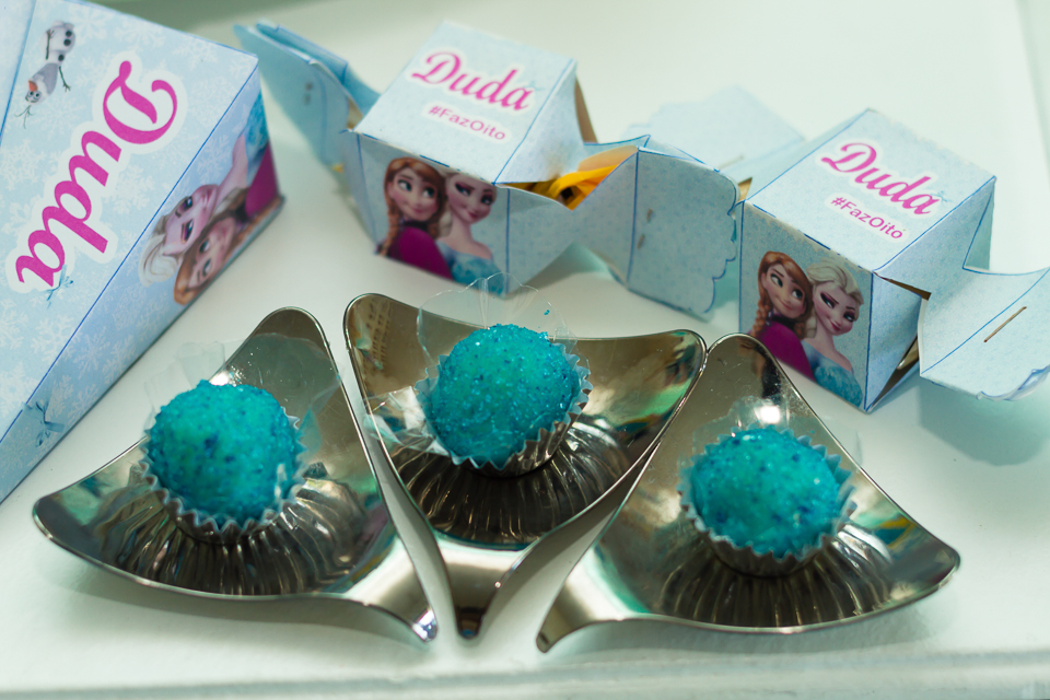 Doces personalizados Duda Tema Frozen 8 anos pelo fotógrafo Douglas Maia