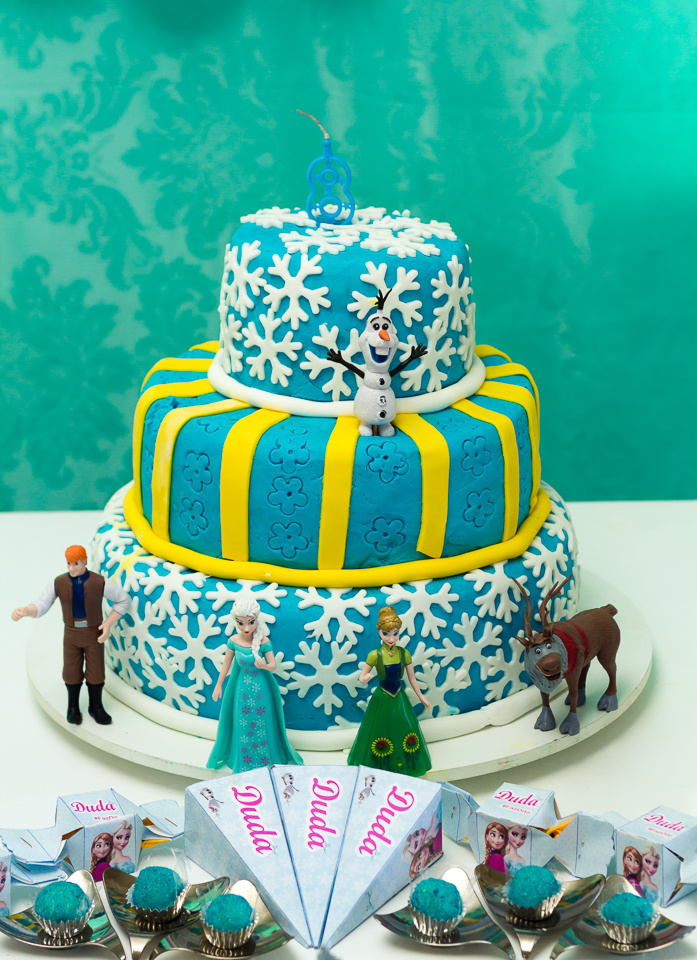 Bolo Personagens Frozen pelo fotógrafo Douglas Maia