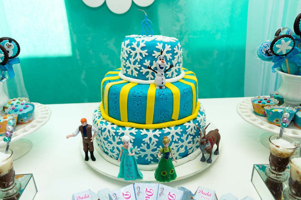 Bolo Frozen Olaf, Elsa, Anna, Kristoff e Sven pelo fotógrafo Douglas Maia