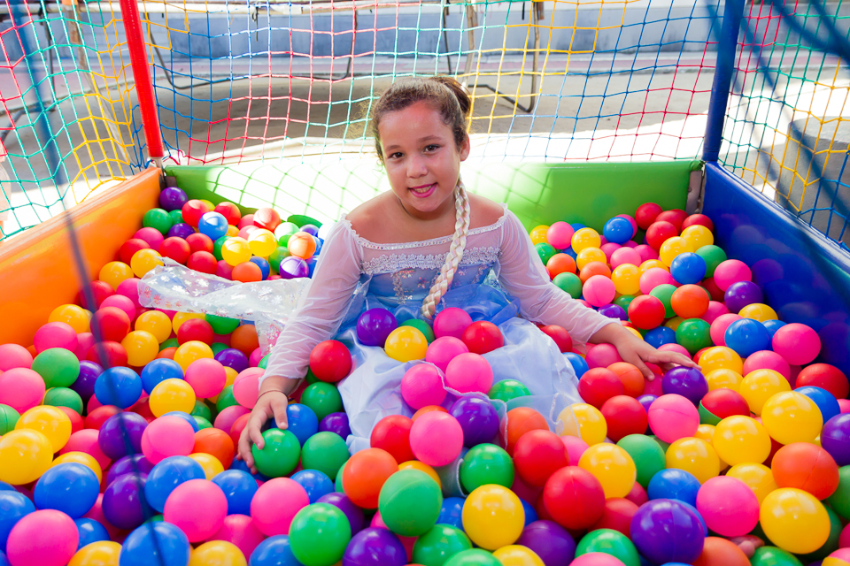 Duda na piscina de bolinhas pelo fotógrafo Douglas Maia