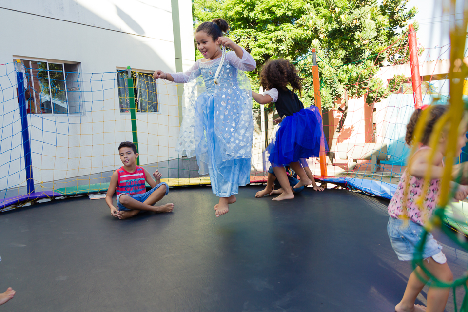 Diversão no pula pula pelo fotógrafo Douglas Maia