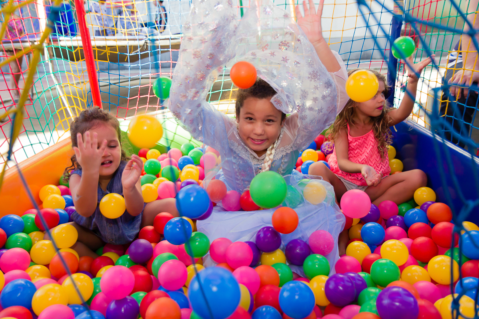 Jogando bolinhas pra cima pelo fotógrafo Douglas Maia