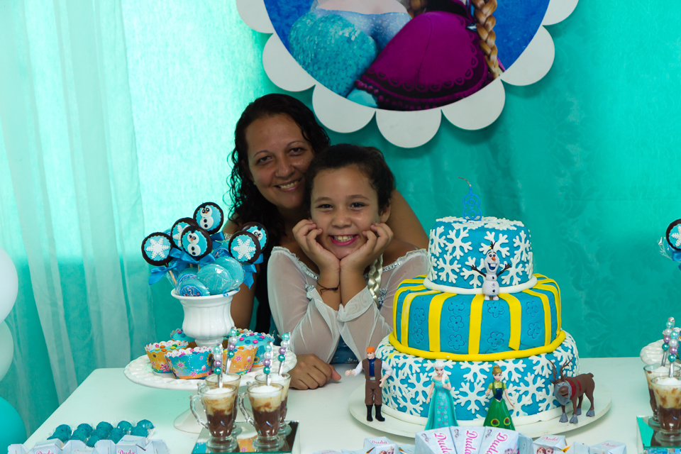 Maria Eduarda e sua mãe pelo fotógrafo Douglas Maia