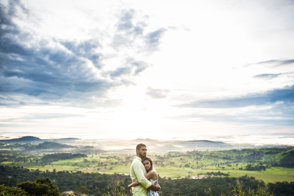 ensaio lucas e lais ao nascer do sol