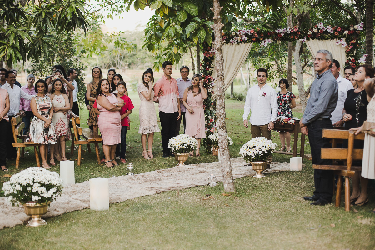 noivo esperando a noiva