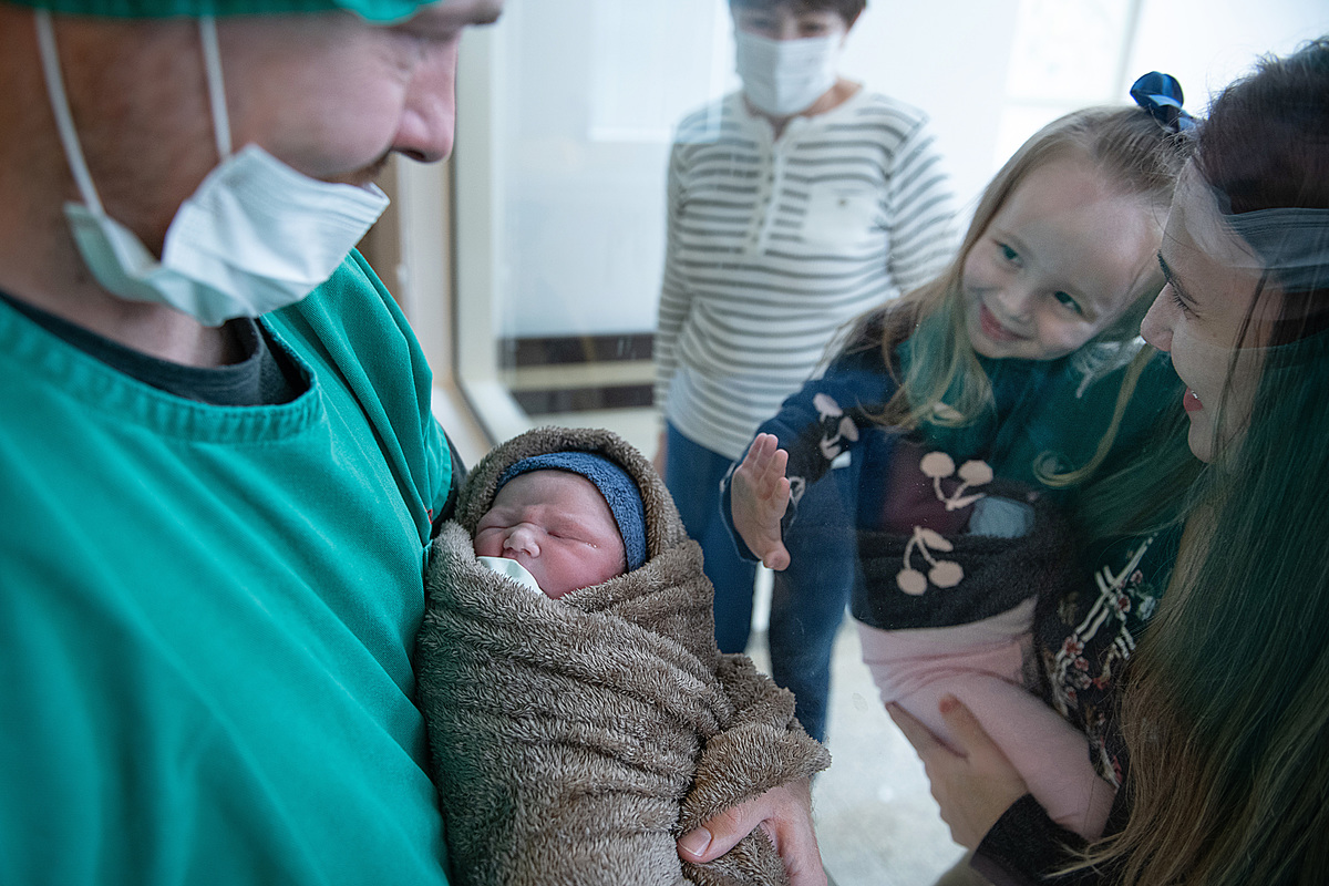 fotografia de nascimento, parto, cesaria, cesariana, nascimento, tania bauer fotografia, fotografia de parto, 