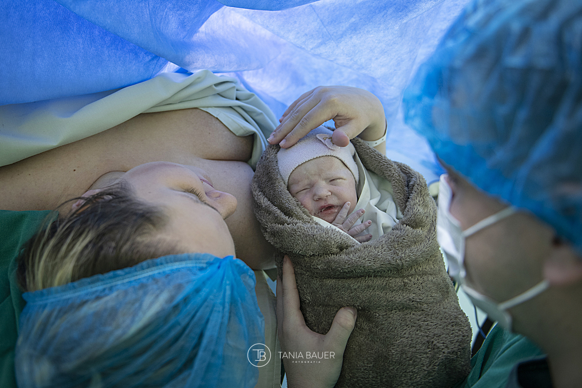 fotografia de nascimento, parto, cesaria, cesariana, nascimento, tania bauer fotografia, fotografia de parto, 
