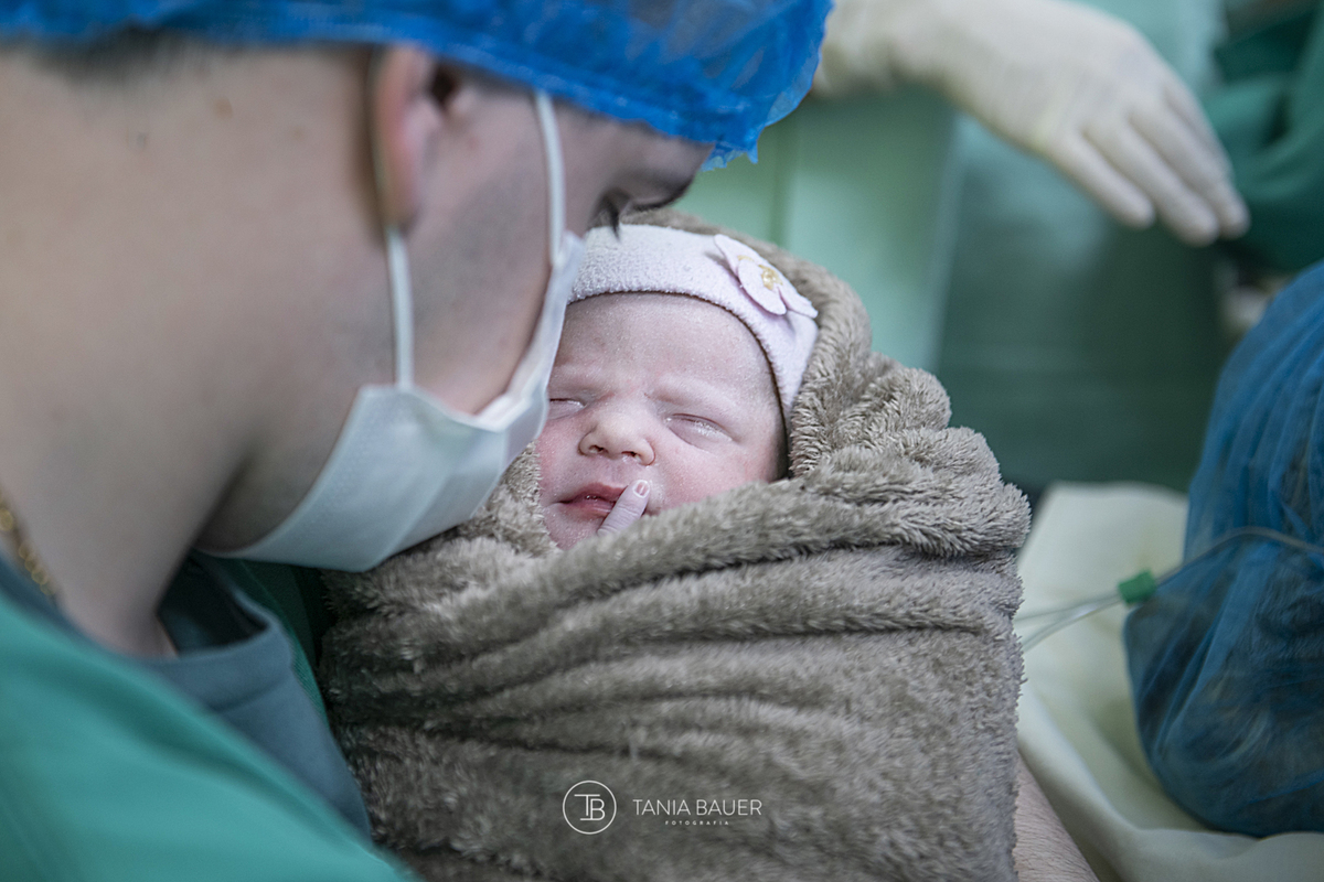 fotografia de nascimento, parto, cesaria, cesariana, nascimento, tania bauer fotografia, fotografia de parto, 