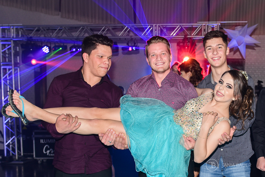 Fotografia 15 anos - São Bento  do Sul, Campo Alegre, Rio Negrinho, Joinville, Itajaí - Fotografa Tania Bauer