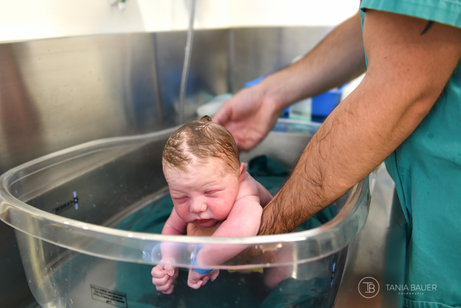 Fotografia de parto e newborn - fotografa Tania Bauer - São Bento do Sul - SC