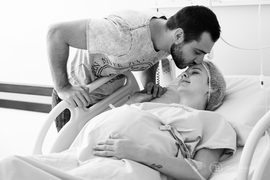 Fotografia de parto e newborn - fotografa Tania Bauer - São Bento do Sul - SC