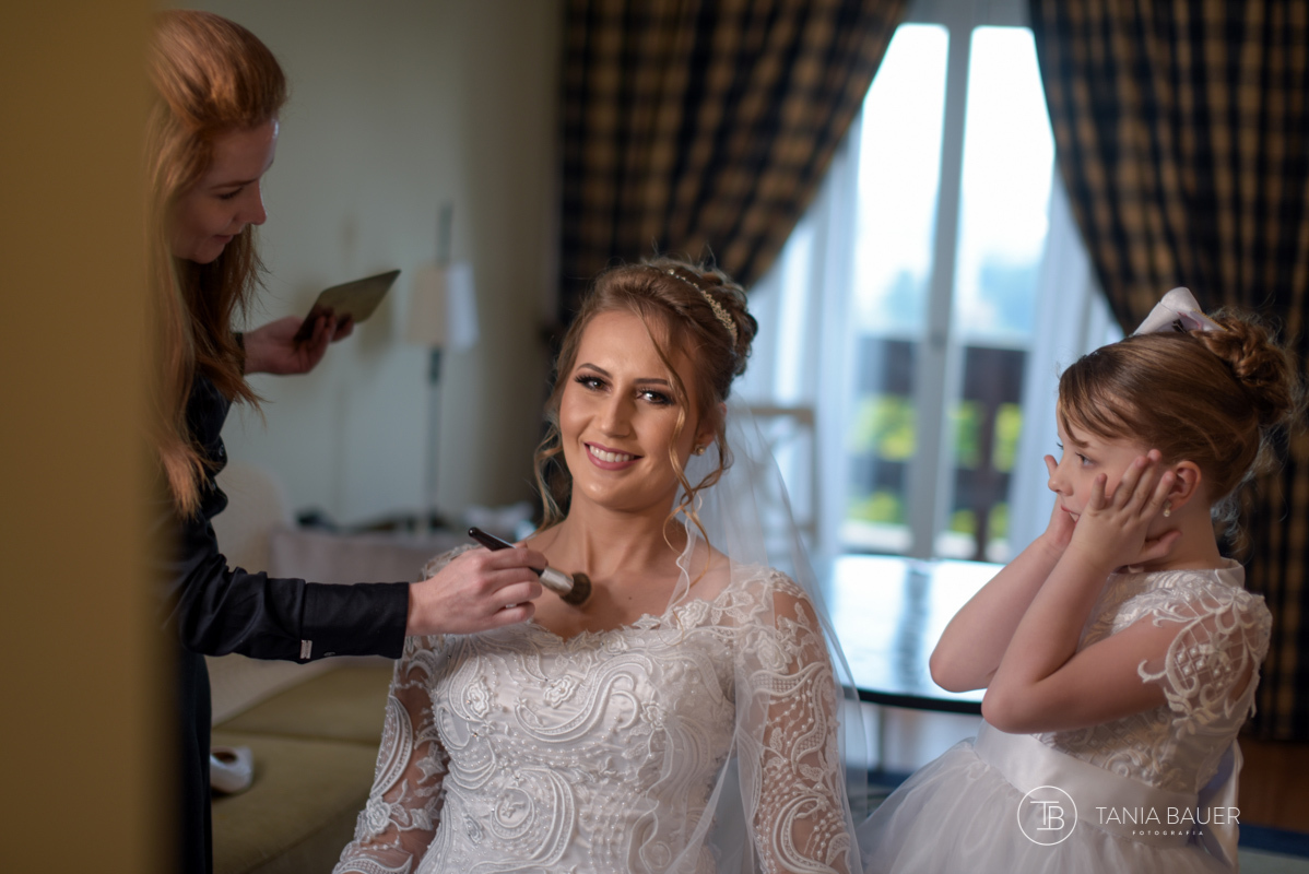 Fotografia de casamento - making of da noiva - Casamento Fernanda e Rodrigo - Fotografa Tania Bauer - Santa Catarina