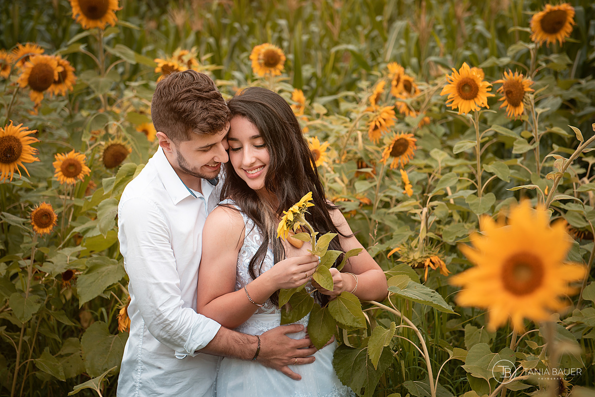 Ensaio noivos, ensaio casal, fotografa de casamento, ensaio externo, casal, noivos, Tania Bauer Fotografia, fotografo de São Bento do Sul, Fotografa de Santa Catarina, prewedding, wedding, ensaio no campo