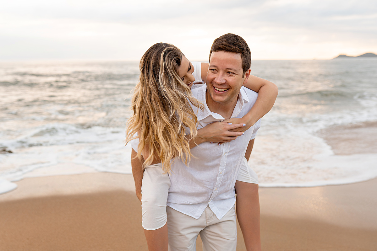 ensaio noivos, prewedding, fotografia de casamento, ensaio externo, ensaio na praia, noivos, fotografa de casamento, wedding day, tania bauer fotografia, fotografa de Santa Catarina, fotografa de São Bento do Sul, Tania Bauer