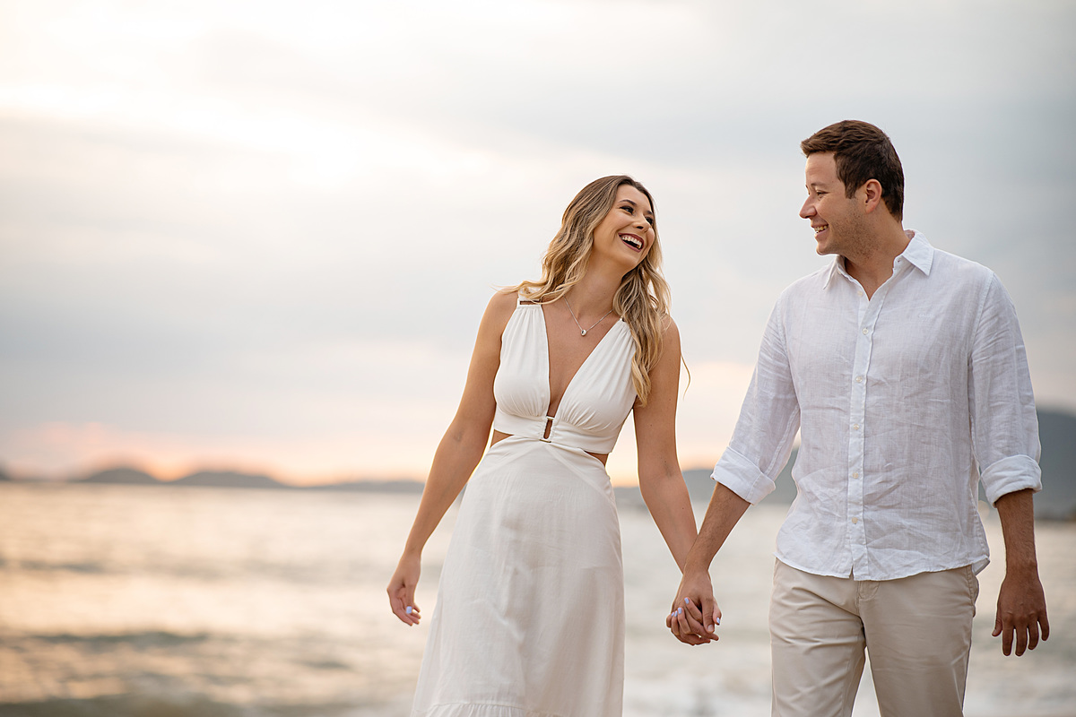 ensaio noivos, prewedding, fotografia de casamento, ensaio externo, ensaio na praia, noivos, fotografa de casamento, wedding day, tania bauer fotografia, fotografa de Santa Catarina, fotografa de São Bento do Sul, Tania Bauer