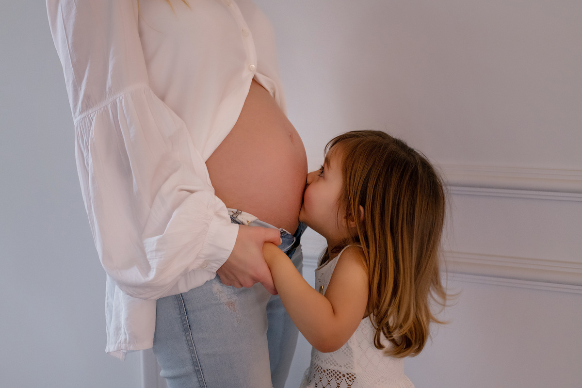 fotografia degestante, fotografia de familia, gestante em casa, lifestyle, gestante, gravida, ensaio de gestante em casa, ensaio fotografico gestante, ensaio externo gestante, tania bauer, tania bauer fotografia