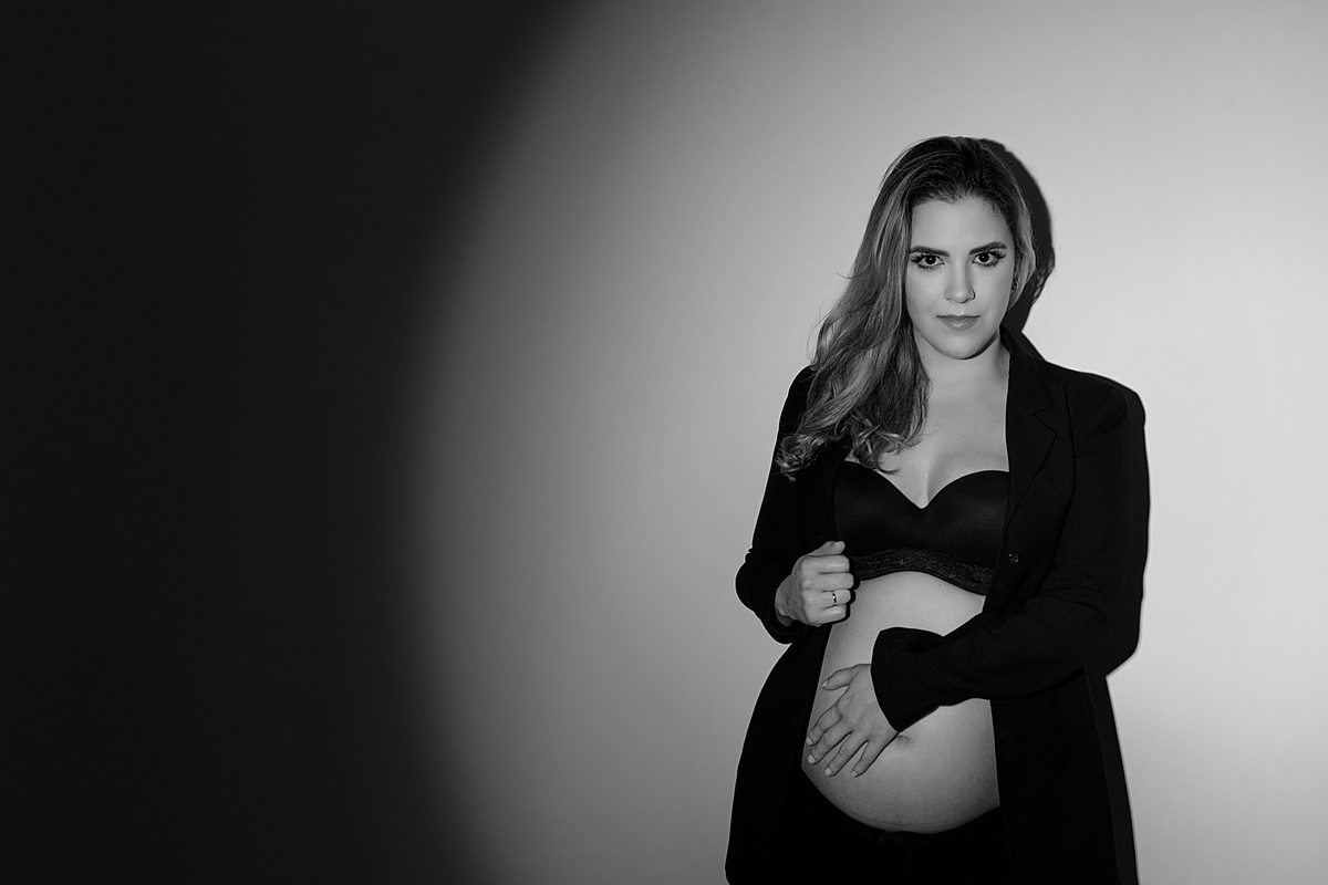 gestante, fotografa de gestente, ensaio em estudio, ensaio fotografico em estuio, ensaio fotografico gestante em estuio, tania bauer fotografia, tania bauer, fotografa de sao bento do sul, fotografa de studio