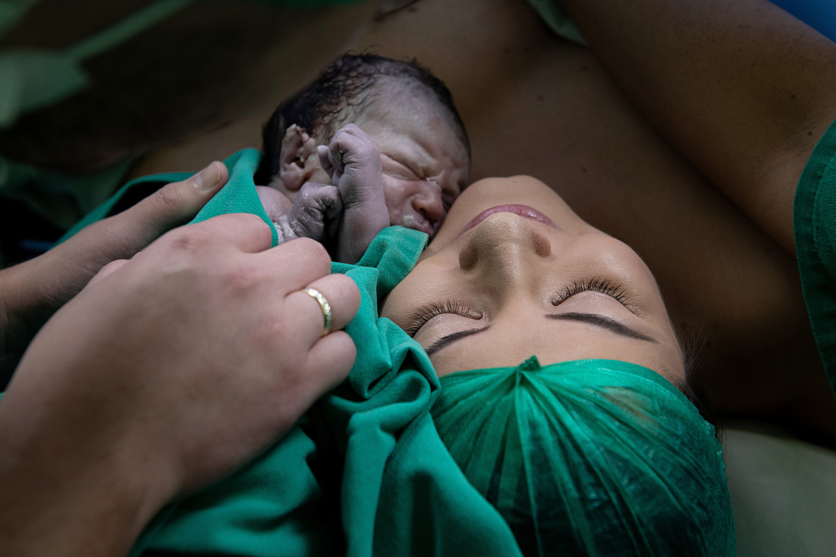 cesariana, fotografia de familia, cesariana, parto, cemox, tania bauer fotografia, tania bauer, fotografa de sao bento do sul, nascimento Alice