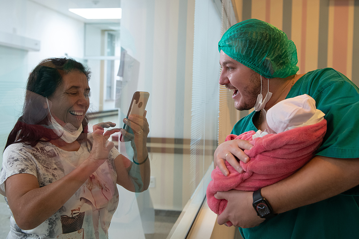 cesariana, fotografia de familia, cesariana, parto, cemox, tania bauer fotografia, tania bauer, fotografa de sao bento do sul, nascimento Alice