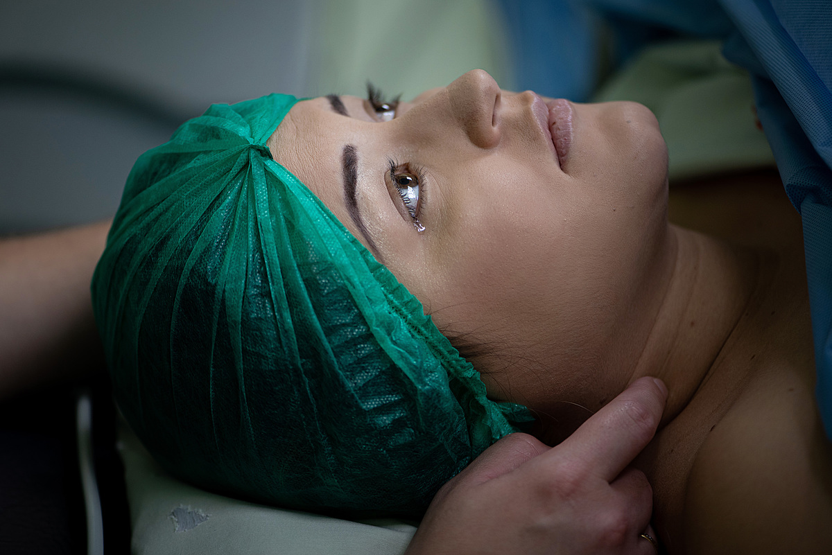 cesariana, fotografia de familia, cesariana, parto, cemox, tania bauer fotografia, tania bauer, fotografa de sao bento do sul, nascimento Alice