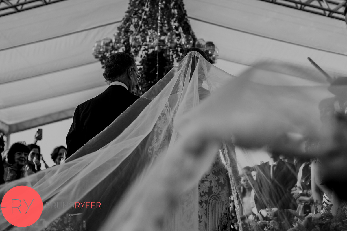 LARISSA & JOEL