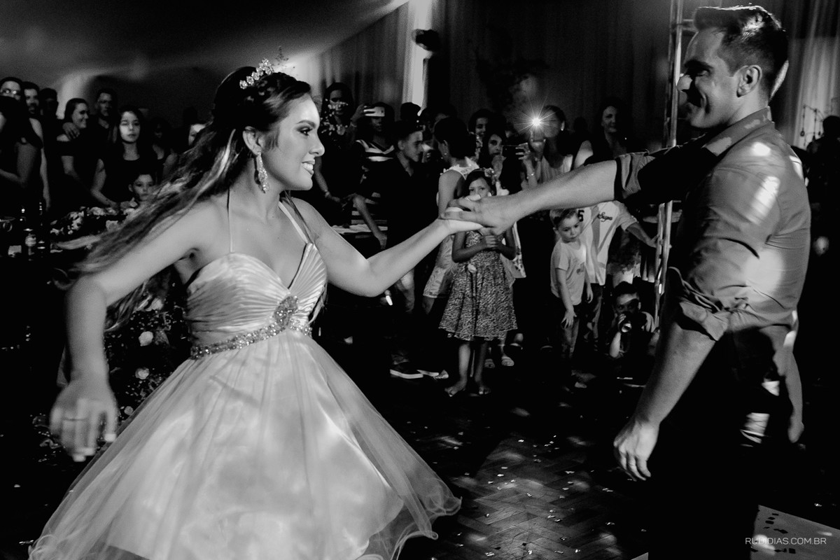 é hora de festa de 15 anos