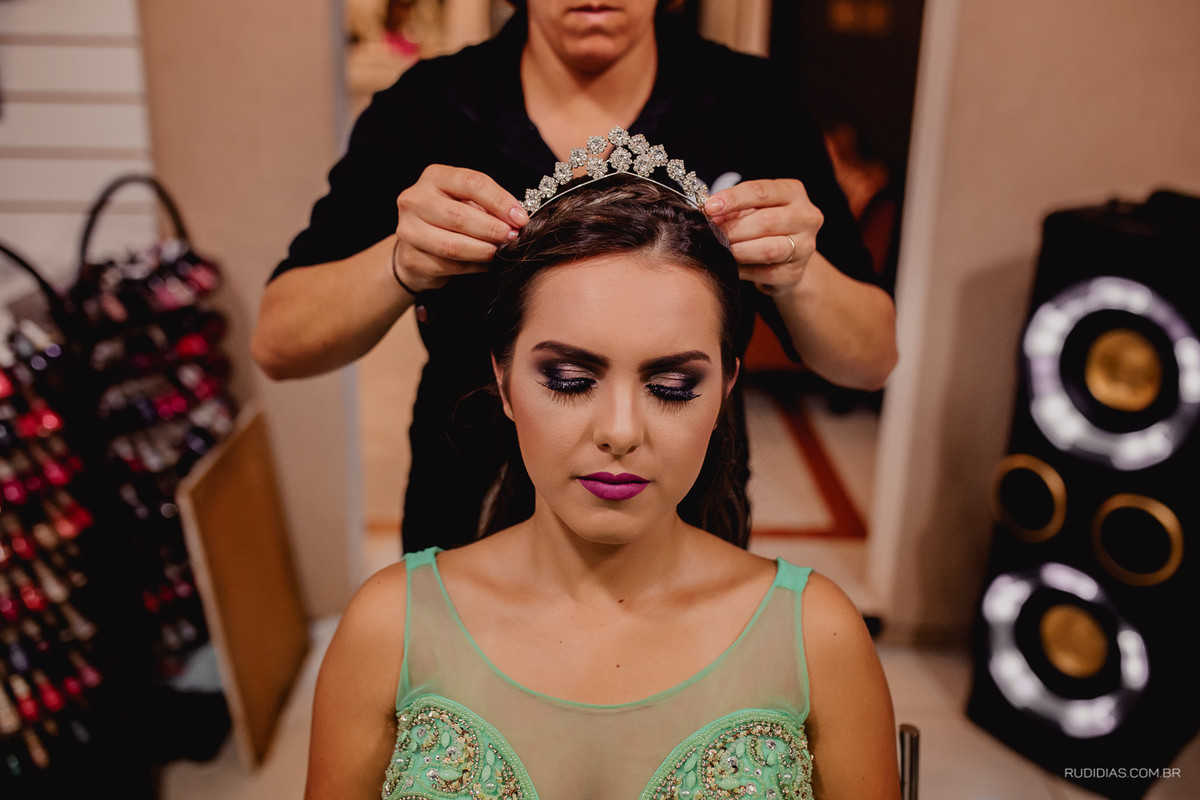 tiara de cabelo de 15 anos no salao cara ou coroa capao da canoa