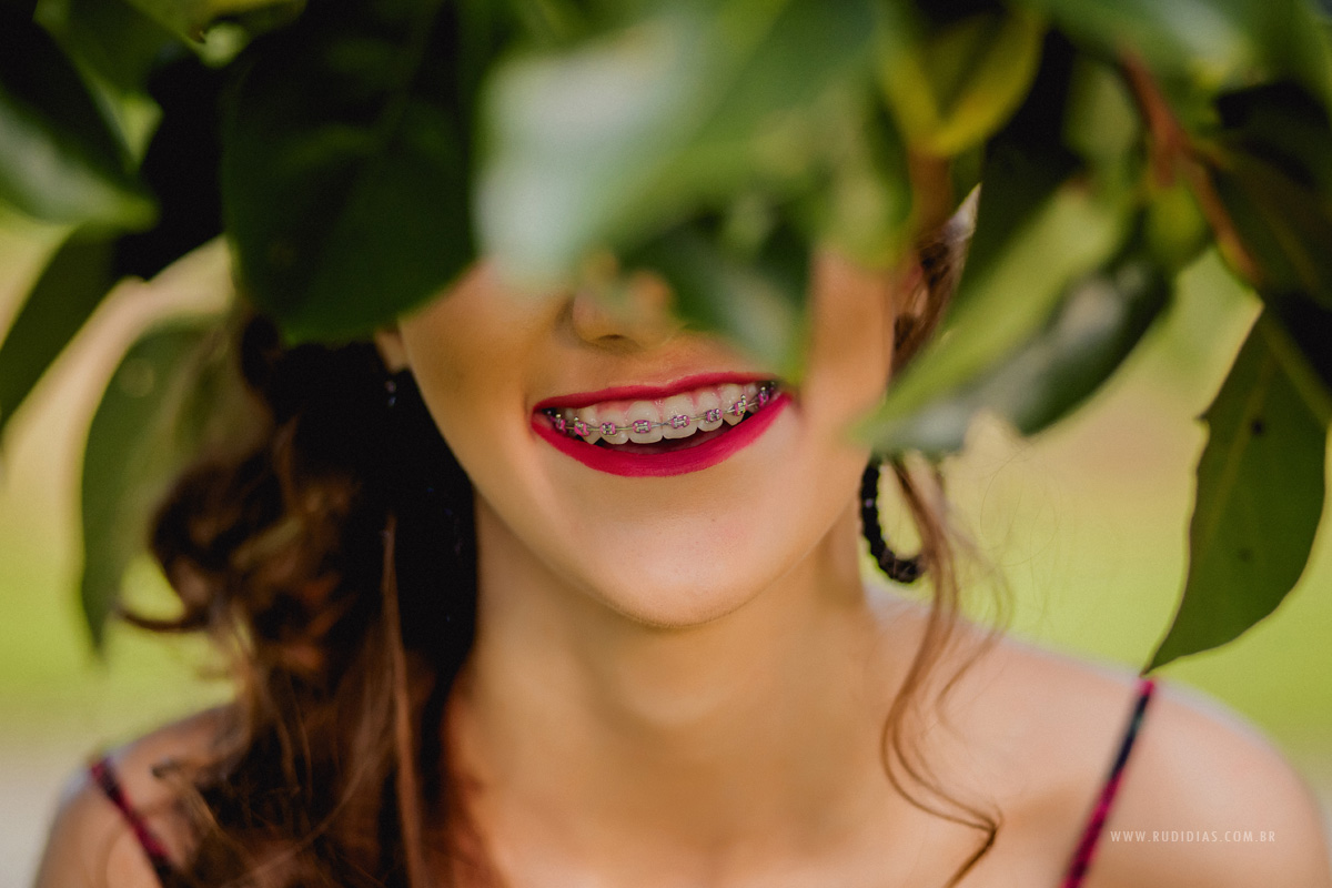 um sorriso sincero em ensaio de 15 anos