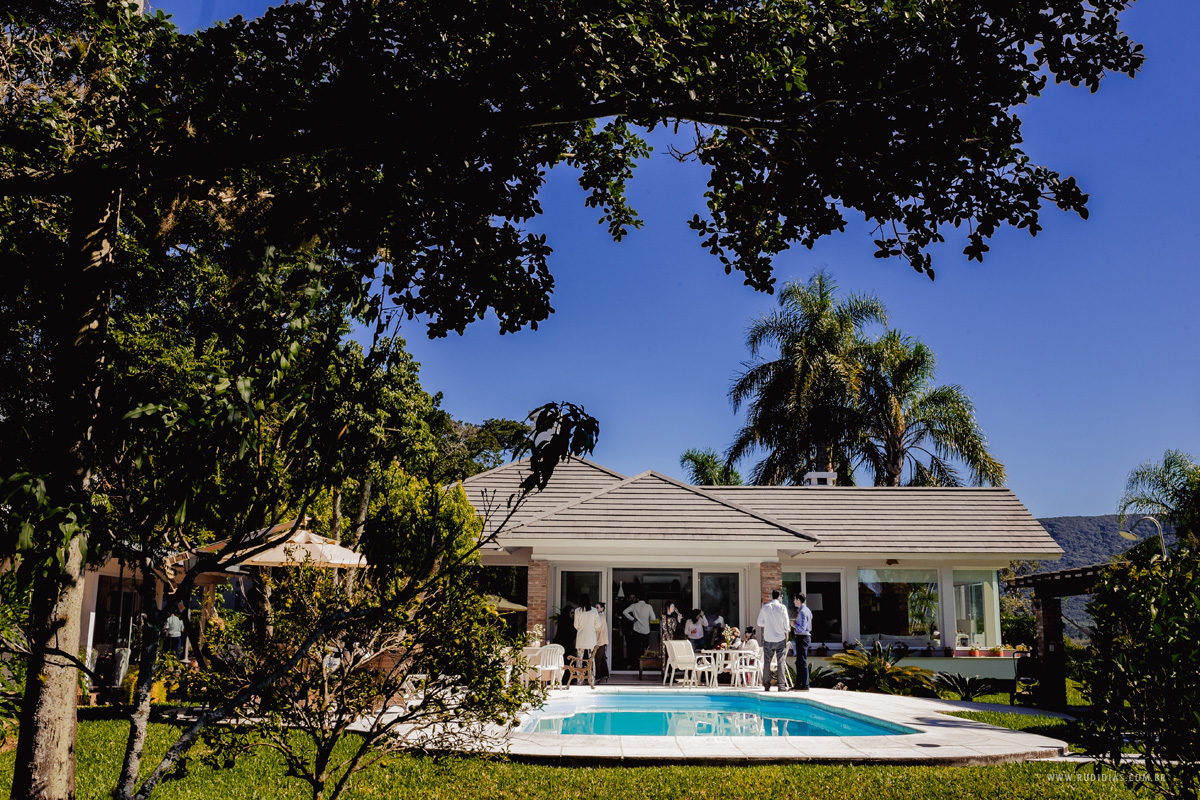 festa de batizado a beira da piscina