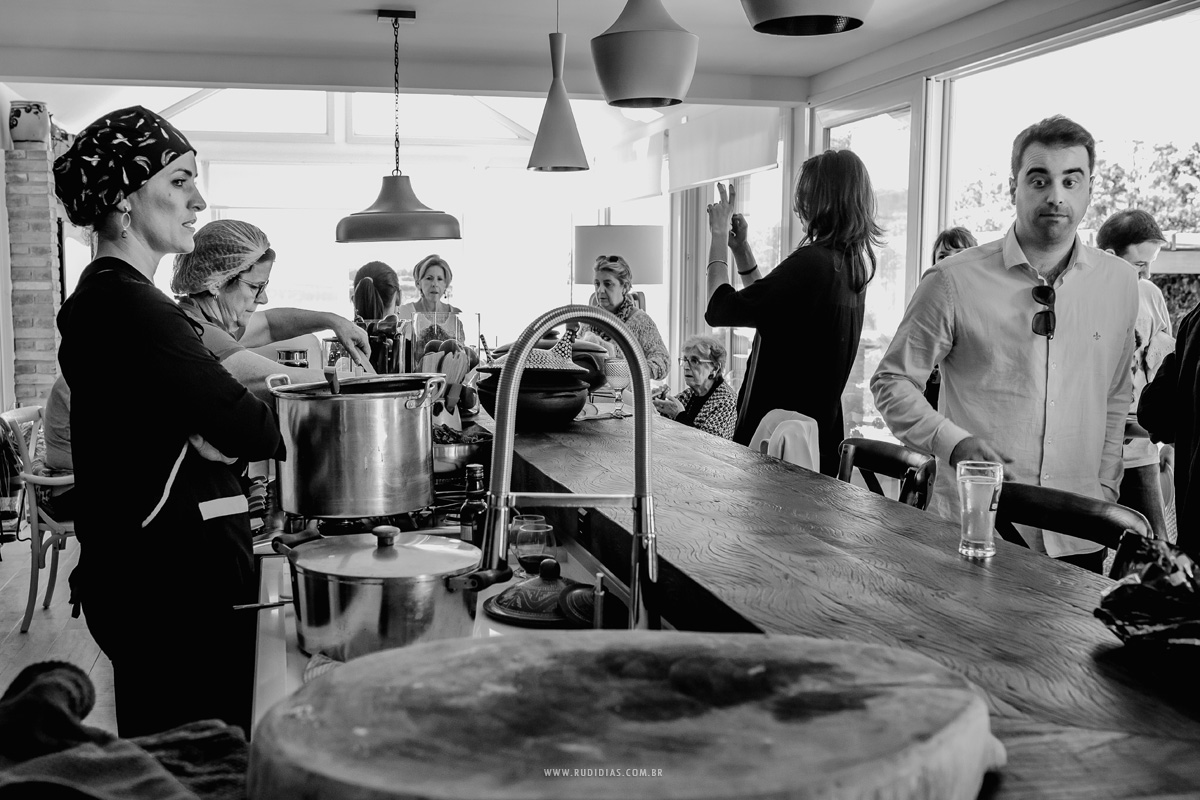 preparando a feijoada no condominio interlagos em osorio