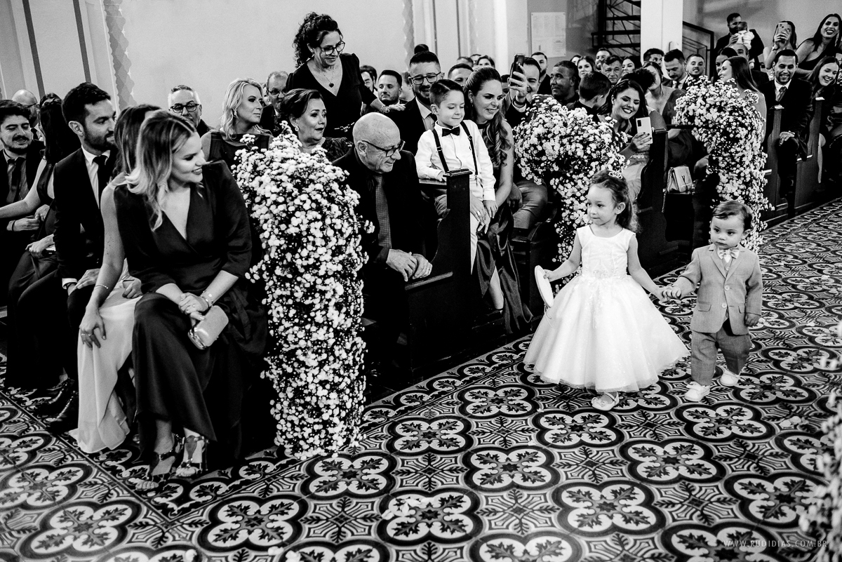 entrada pagens com alianças