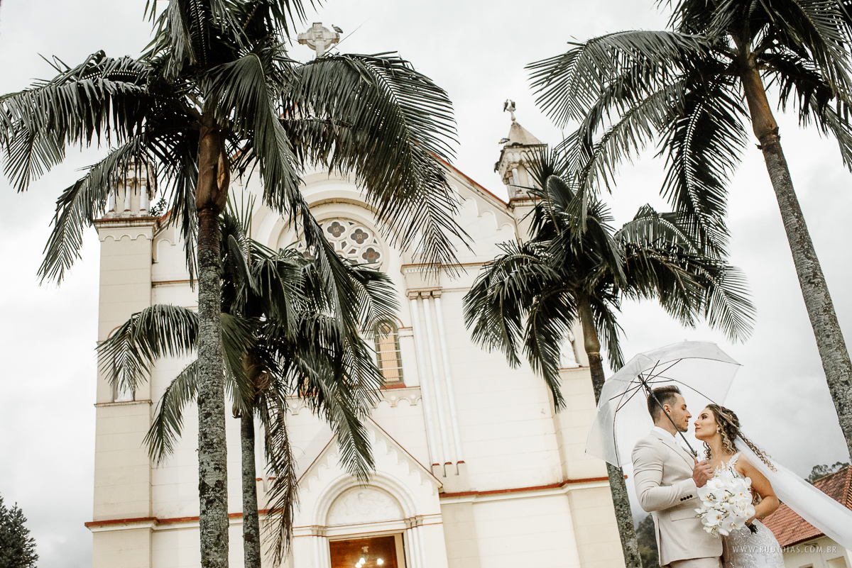 casamento na igreja de Maquiné