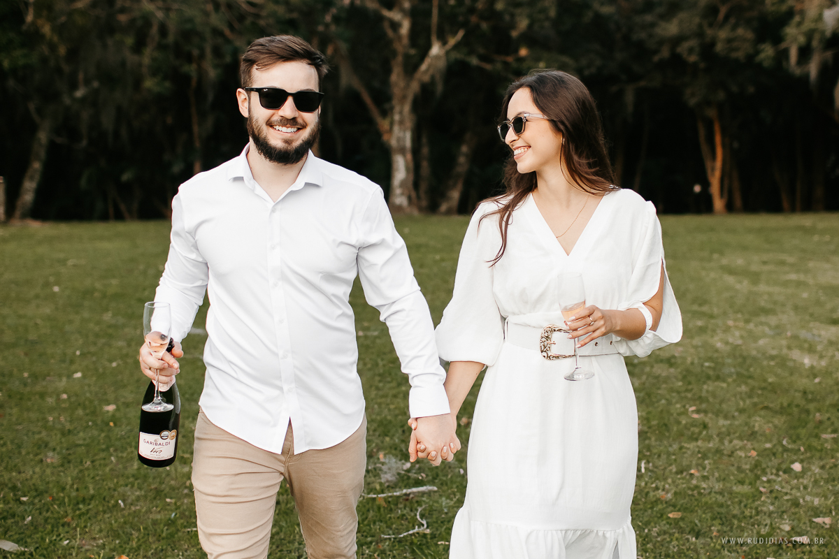 Fotos de casal brindando