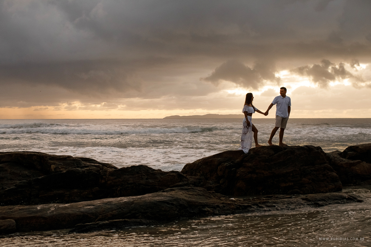 ensaio pré casamento na praia do mariscal