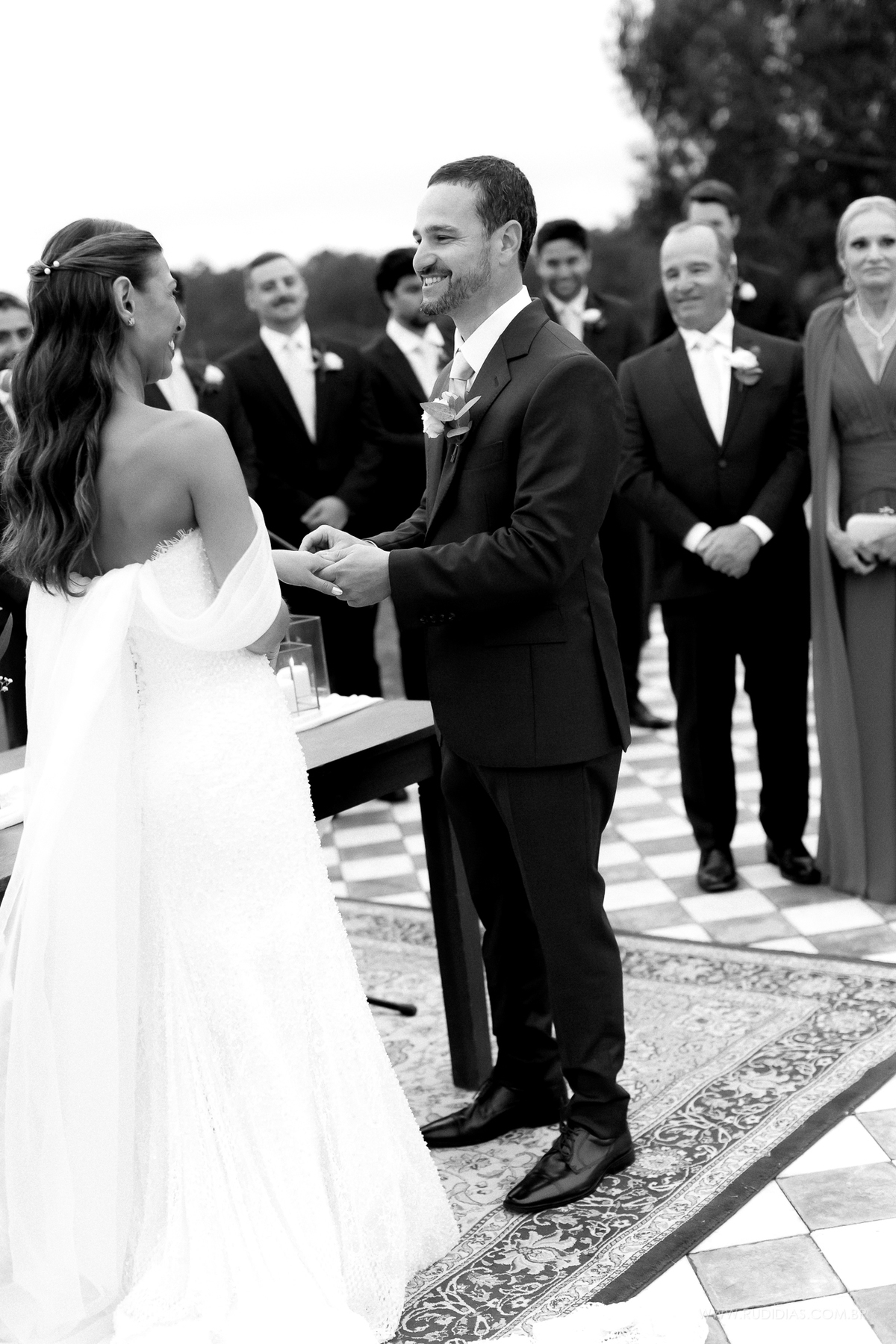 Um olhar sobre a atmosfera única do destination wedding de Marina e João.