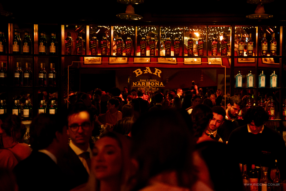 O Narbona Punta del Este ao anoitecer, cenário de uma celebração marcada pela elegância.