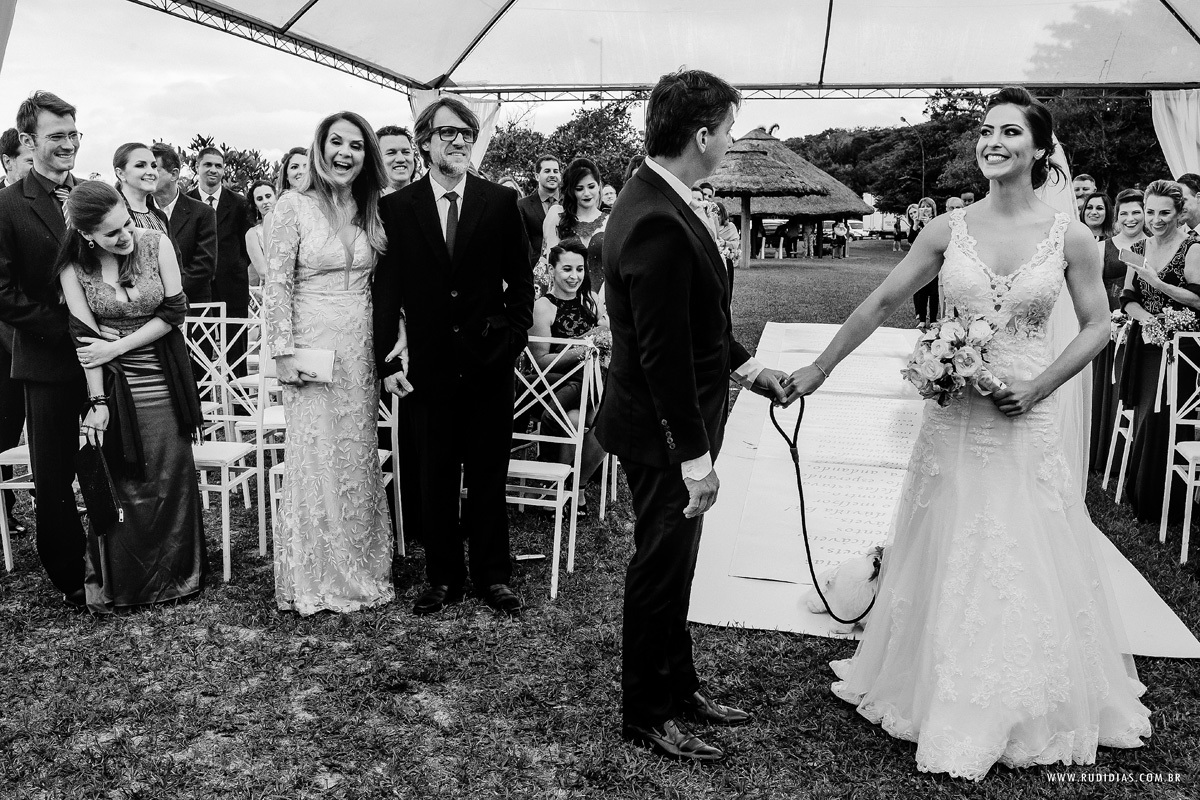 risada dos convidados no casamento